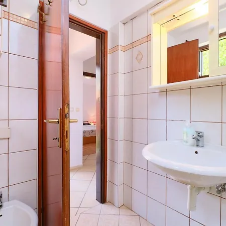 Apartment 7867c